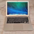 Apple MacBook Air A1466 13,3 Zoll Laptop i5, 8GB RAM, 128GB SSD funktioniert 