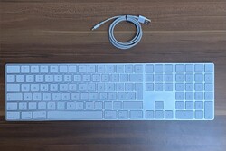 Apple Magic Keyboard Wireless Bluetooth Deutsch A1843 mit Ziffernblock, silber