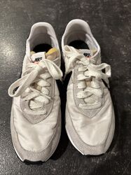Nike Waffle Trainer 6477 100 Gr. 39 UK 6 Weiß Grau Schwarz Guter Zustand