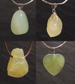 Unikat Edelstein Anhänger mit China Jade New für Kette und Lederband Steinschatz