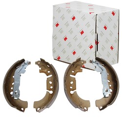 NK BREMSBACKEN SATZ HINTERACHSE PASSEND FÜR FIAT 500L TIPO TROMMELBREMSE |