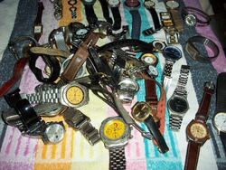 Armbanduhren großes Konvolut Uhren alte und neue Modelle, Damen, Herren Bastler