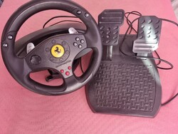 Thrustmaster Ferrari GT Experience Racing Wheel Ein Rennlenkrad-Set für PC