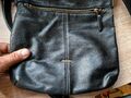PICARD modische Damen-Schultertasche aus Leder schwarz gebraucht mit Abnutzung