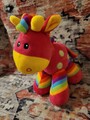 Gerry Giraffe Plüschtier Kuscheltier Regenbogen Streifen Beine Pfoten Weißhaus Freizeit