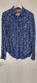 Superdry Japan Bluse M blau rosa geblühmt aus Viskose 