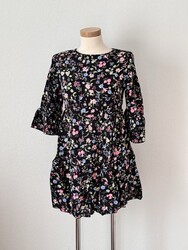 Sommerliches Freizeitkleid von Primark in Schwarz mit floralem Muster Größe 36 S