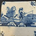 ANTIKE FLIESE KACHEL AUS KERAMIK HANDBEMALT 19-TES JH NIEDERLANDE BAROCKFLIESE
