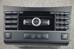 Mercedes Benz E-Klasse W212 CD MP3 Player Autoradio Headunit Telefon A2129004910