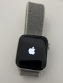 neuw.: Apple Watch Series 4, 44 mm, Aluminium, Seashell Sport Loop, Akku 99 %