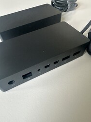 Original Microsoft Surface Docking Station 1661 mit Netzteil 1749 und Stecker