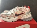 Nike V2K Run Rosa/Weiß