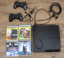 PS 3 Playstation Konsole mit 4 Spiele und 2 Controller