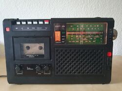 DDR RFT Kassettenrecorder,R4100,1. Serie,Stern,Berlin,Radio,funktioniert,VEB 