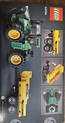 LEGO TECHNIC: John Deere 9620R 4WD Tractor (42136)