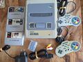 SNES Konsole mit 3 × Spielen + Zubehörpaket / Super Nintendo +2 Controller