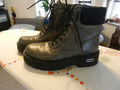 neuwertige gefütterte Esprit Stiefel grau Plateau Sohle robust Gr. 40-41