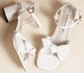 Sandalen, Sandaletten weiß mit Zier Schleife, Blockabsatz, Gr. 41