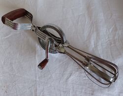 Vintage Edelstahl Prestige rotierender Hand Whisk Mixer Beater 