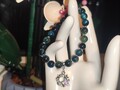 Perlenarmband mit  Tigeraugen-Edelsteinperlen, S925  Spacer und Strassanhänger