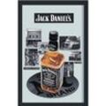Jack Daniel's Spiegel Bottle & Destillery Wandspiegel mit schwarzer Kunststoffrahmung in Holzoptik.