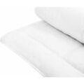 Beliani - Bettdecke Weiß Mikrofaser 220 x 240 cm Extra Warm Ganzjahresdecke Vier-Jahreszeiten Steppdecke Steppbett Monochromatisch Paspel Schlafzimmer