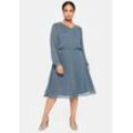 Chiffonkleid SHEEGO "Abendkleid", Damen, Gr. 40, Normalgrößen, blau (stahlblau), 100% Polyester, gemustert, unifarben, knielang, V-Ausschnitt, Kleider
