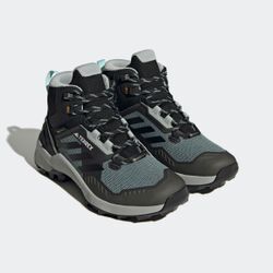 Wanderschuh ADIDAS TERREX "TERREX SWIFT R3 MID GORE-TEX" Gr. 40, blau (semi flash aqua, core black, wonder beige) Schuhe Damen
